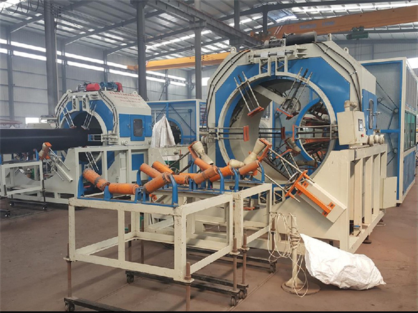 保温钢管生产设备